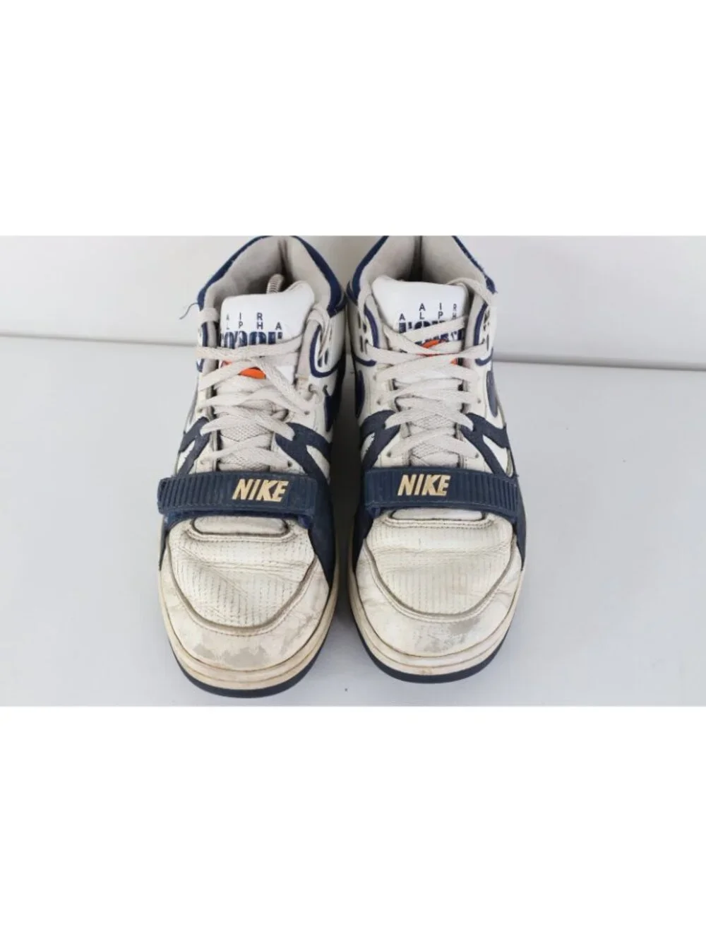 Vintage Y2K 2004 Nike Mens 10 Distressed Air Alpha Force Shoes Basketball White